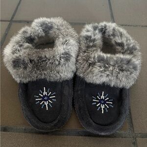 Beaded Moccasins with Fur Trim - Navy